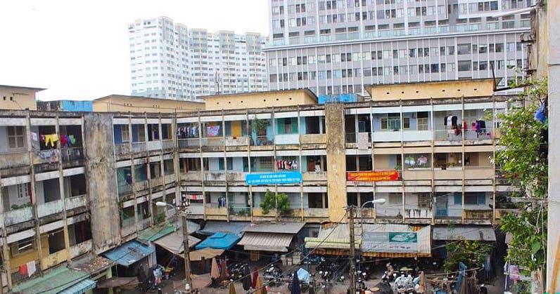 HCM城市改造破旧的公寓楼