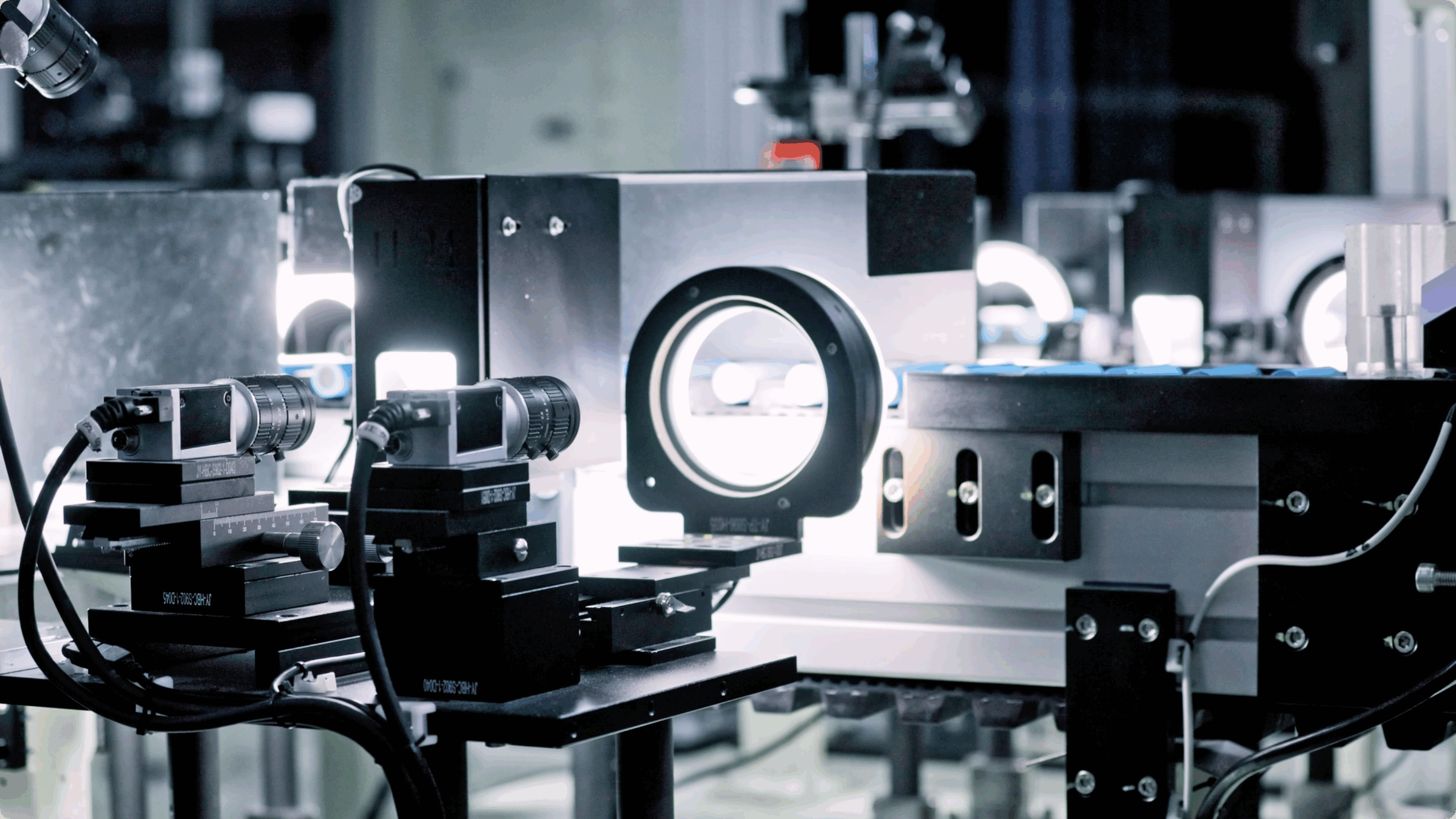 全球首个圆柱电池灯塔工厂！  亿纬锂能树立智能制造新标杆(图3)