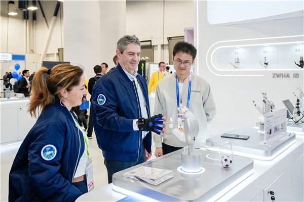 CES 2026 机器人板块聚焦具身智能，国产灵巧手 ZWHAND 技术突破成焦点(图5)
