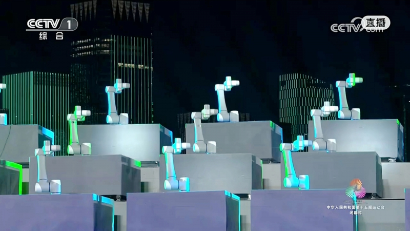 全球首次！越疆机器人全运会双场景炸场，海上+高空演绎中国智造巅峰！(图3)