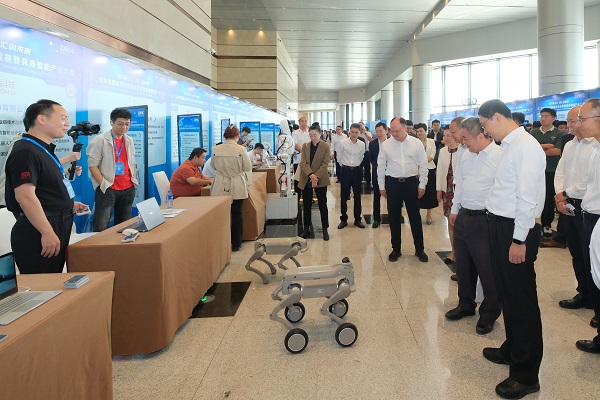 第二届具身智能盛会在珠海香洲举办(图1)