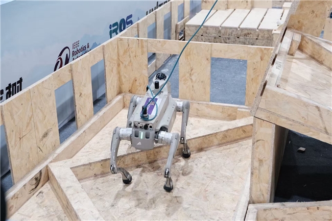 智身钢镚机器狗成IROS四足挑战赛黑马，助力曼大夺冠成全场唯一非宇树平台(图4)