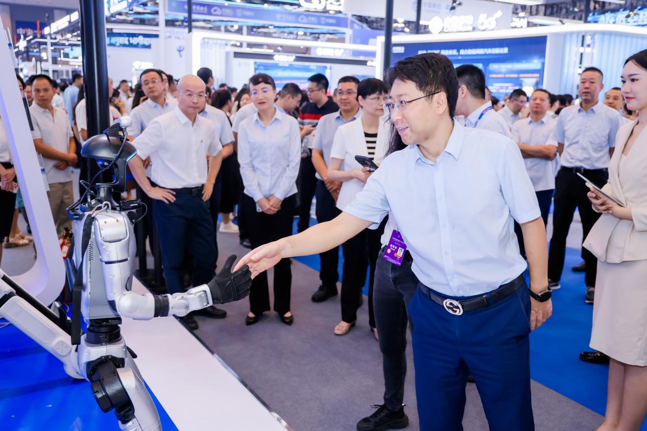 多项AI应用“首发”  腾讯全域智慧方案亮相智博会(图2)