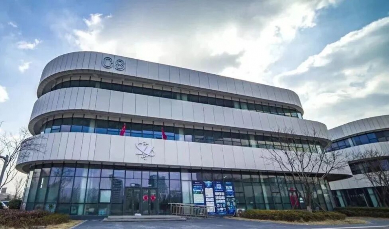 雷军出手！小米智造投资机器人核心部件，布局机器人产业新棋局(图1)