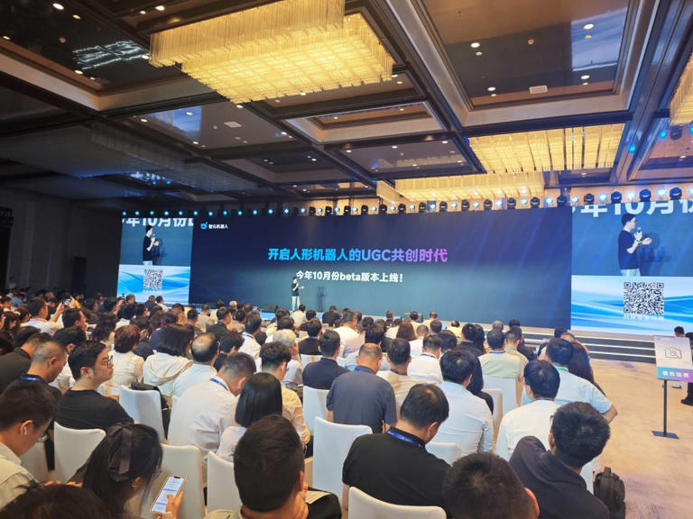 智元机器人灵创平台发布:机器人动作编排难度大幅降低 智元机器人灵创平台发布:机器人动作编排难度大幅降低(图1)