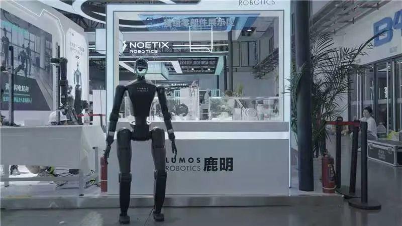 WRC2025 上的“颠覆者样本”:生而成熟的鹿明机器人(图6) WRC2025 上的“颠覆者样本”:生而成熟的鹿明机器人(图6)