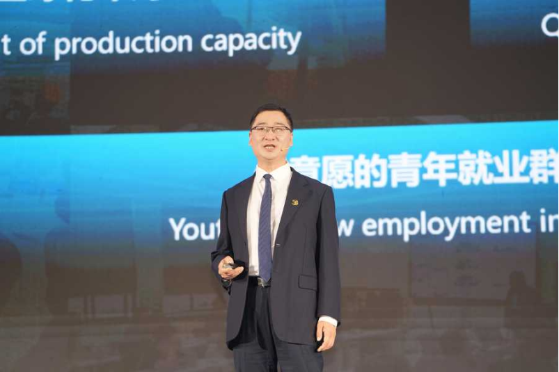 3000万台快反王2下线铸里程碑,全球科技大会擘画未来智造(图4) 3000万台快反王2下线铸里程碑,全球科技大会擘画未来智造(图4)