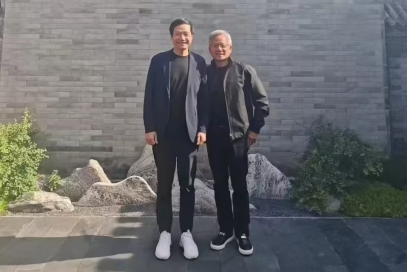 黄仁勋谈小米雷军：双方合作已经很久，正在共同开发人工智能、自动驾驶软件等(图1)
