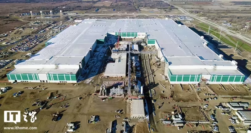 松下美国堪萨斯州电池工厂开始量产,目标年产能 32 吉瓦时(图1) 松下美国堪萨斯州电池工厂开始量产,目标年产能 32 吉瓦时(图1)
