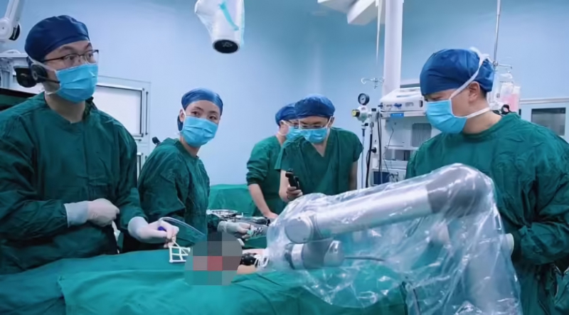 世界首例腰上种牙再移植手术在我国完成,机器人立大功(图1) 世界首例腰上种牙再移植手术在我国完成,机器人立大功(图1)