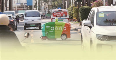 机器人出动为城市环卫按下加速键(图2) 机器人出动为城市环卫按下加速键(图2)