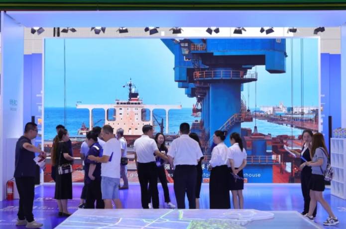 第三届天津国际航运展:ART机器人彰显“津港智造”硬核实力(图4) 第三届天津国际航运展:ART机器人彰显“津港智造”硬核实力(图4)