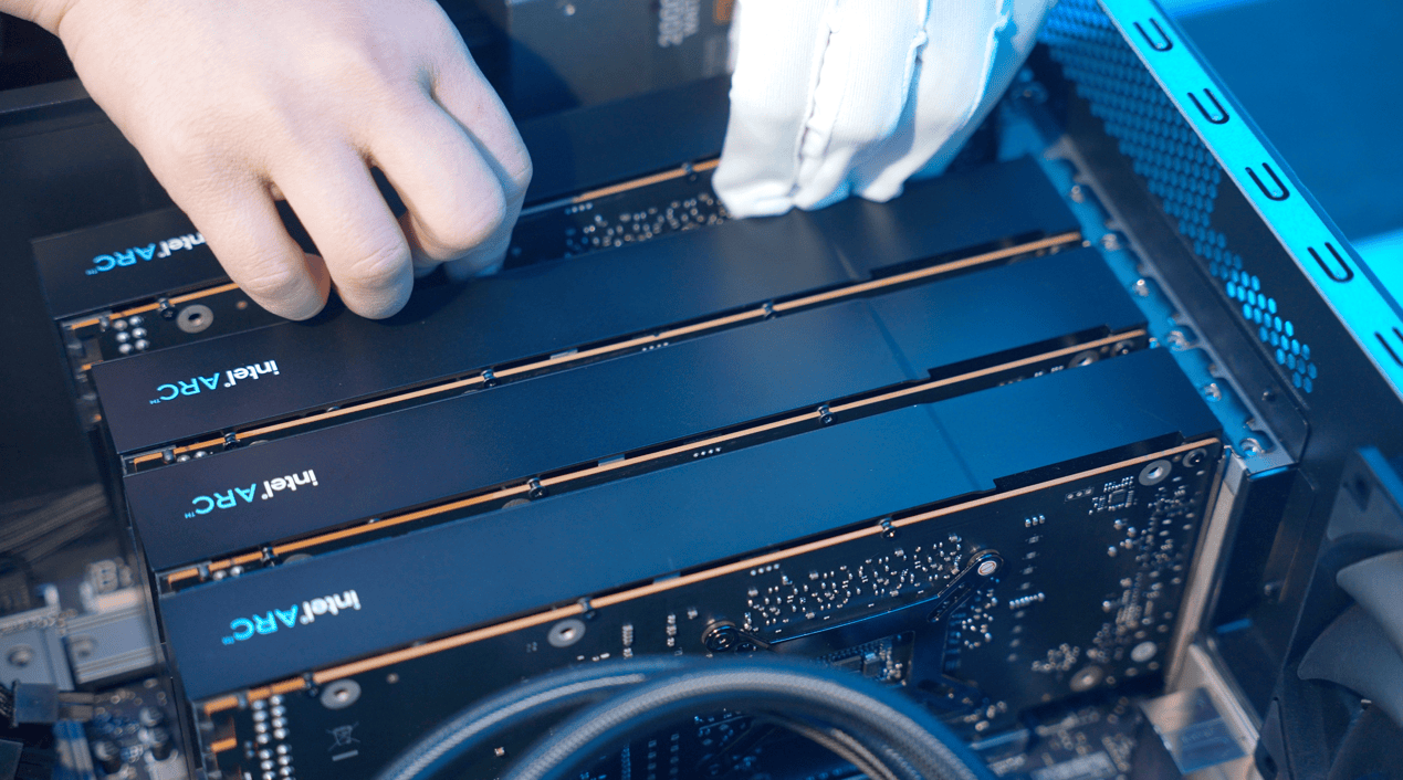 大模型一体机塞进这款游戏卡,价格砍掉一个数量级(图1) 大模型一体机塞进这款游戏卡,价格砍掉一个数量级(图1)