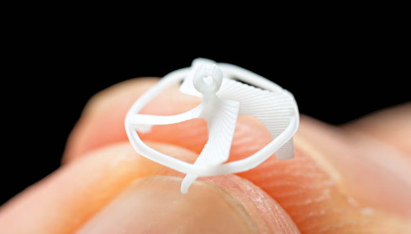 可控飞行的最小无线机器人问世(图1) 可控飞行的最小无线机器人问世(图1)