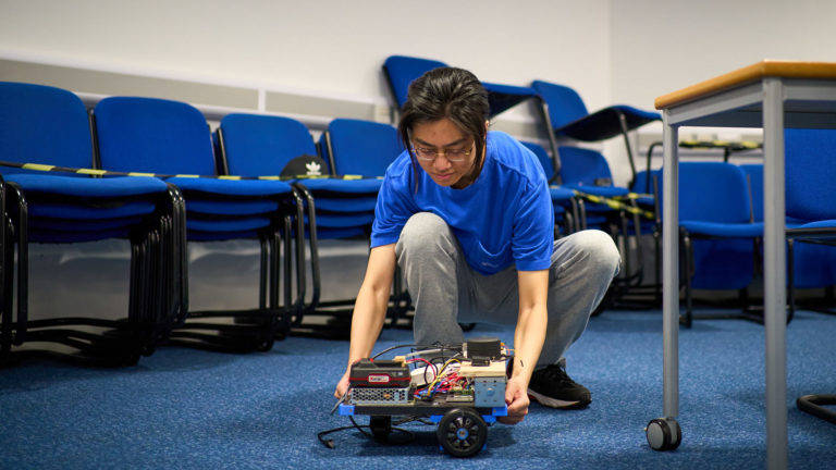 巴斯大学机器人与自动系统硕士课程:探索明天,锻造智能时代的核心引擎(图2) 巴斯大学机器人与自动系统硕士课程:探索明天,锻造智能时代的核心引擎(图2)