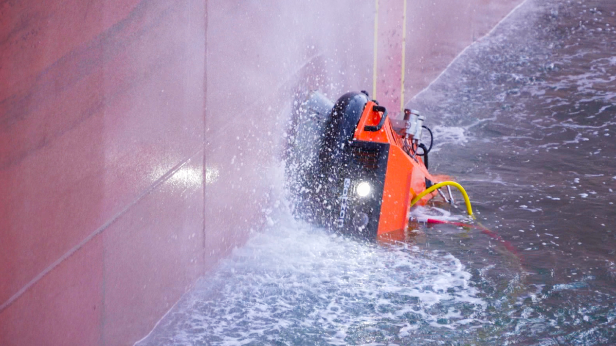 中国AI+！自主研发船体清洁机器人亮相全球(图2)