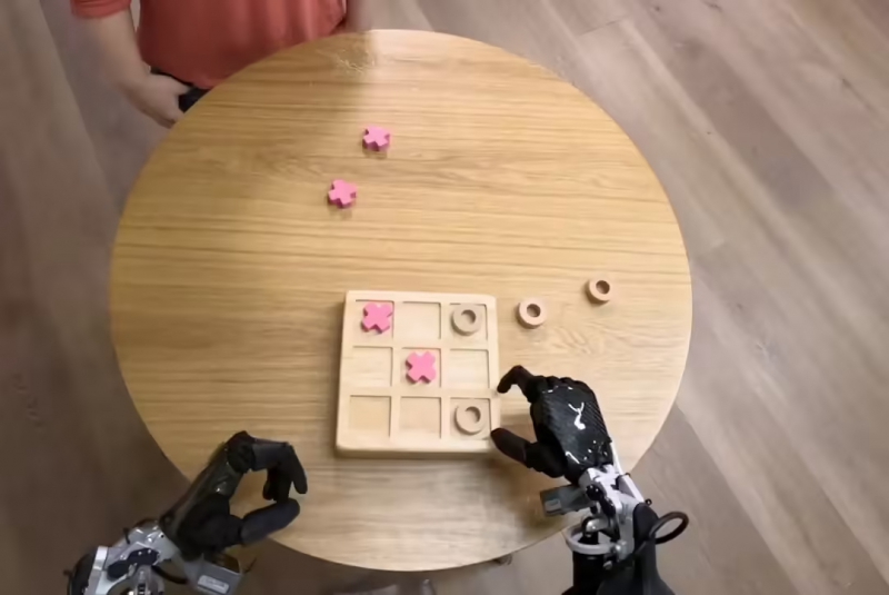 谷歌 DeepMind 推出新 AI 模型,机器人未经训练也能执行现实任务(图1) 谷歌 DeepMind 推出新 AI 模型,机器人未经训练也能执行现实任务(图1)