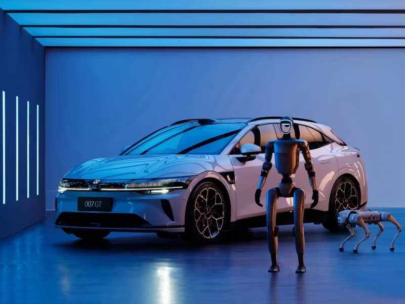 极氪全新猎装车型 007GT 迎来全球首秀，与机器人合体“共舞”(图1)