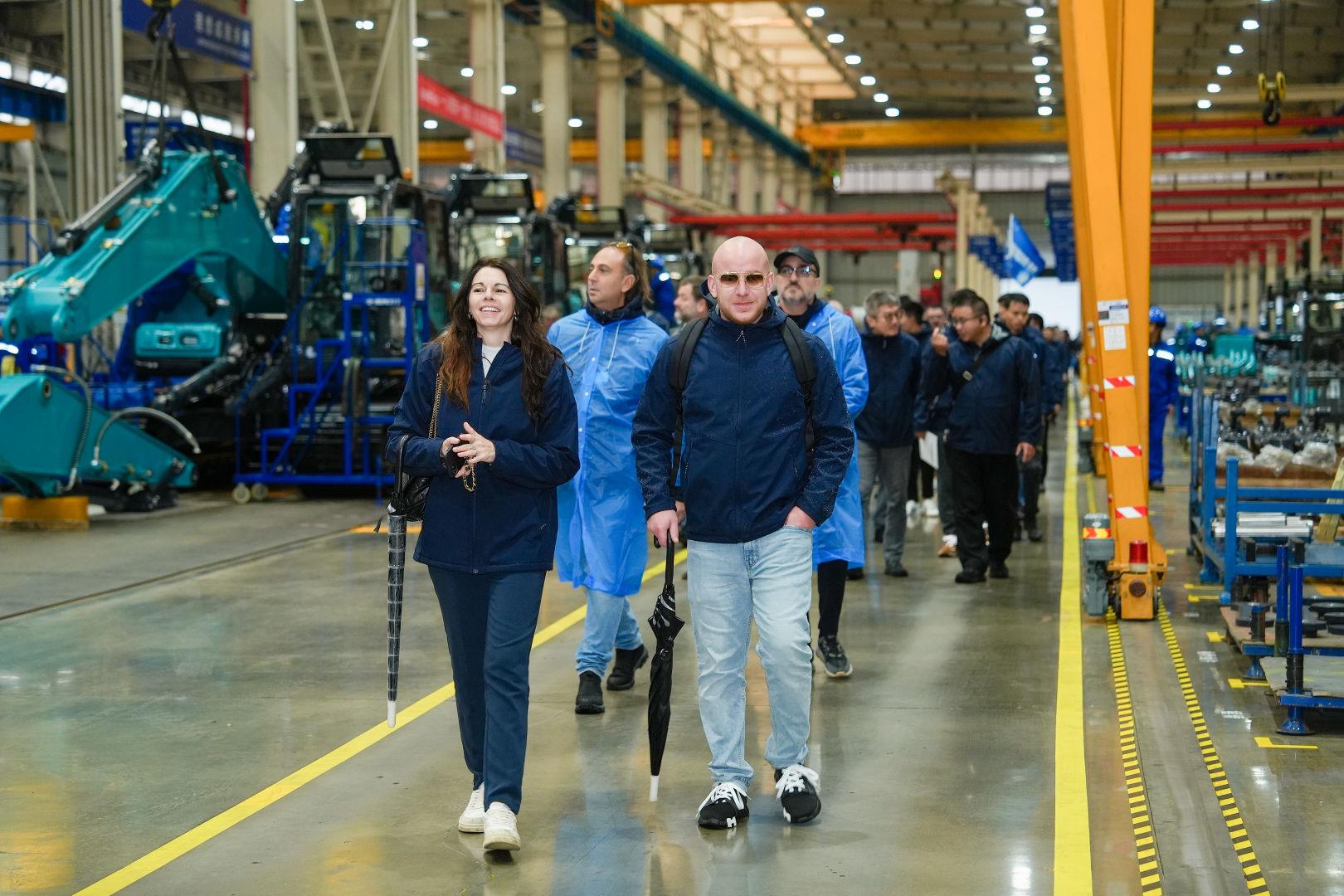 山河智能多类工程机械装备亮相长沙(图5)