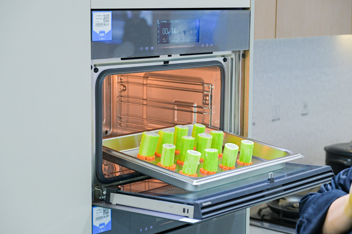 3倍增长！卡萨帝全嵌智慧厨房亮相厨卫展(图2)