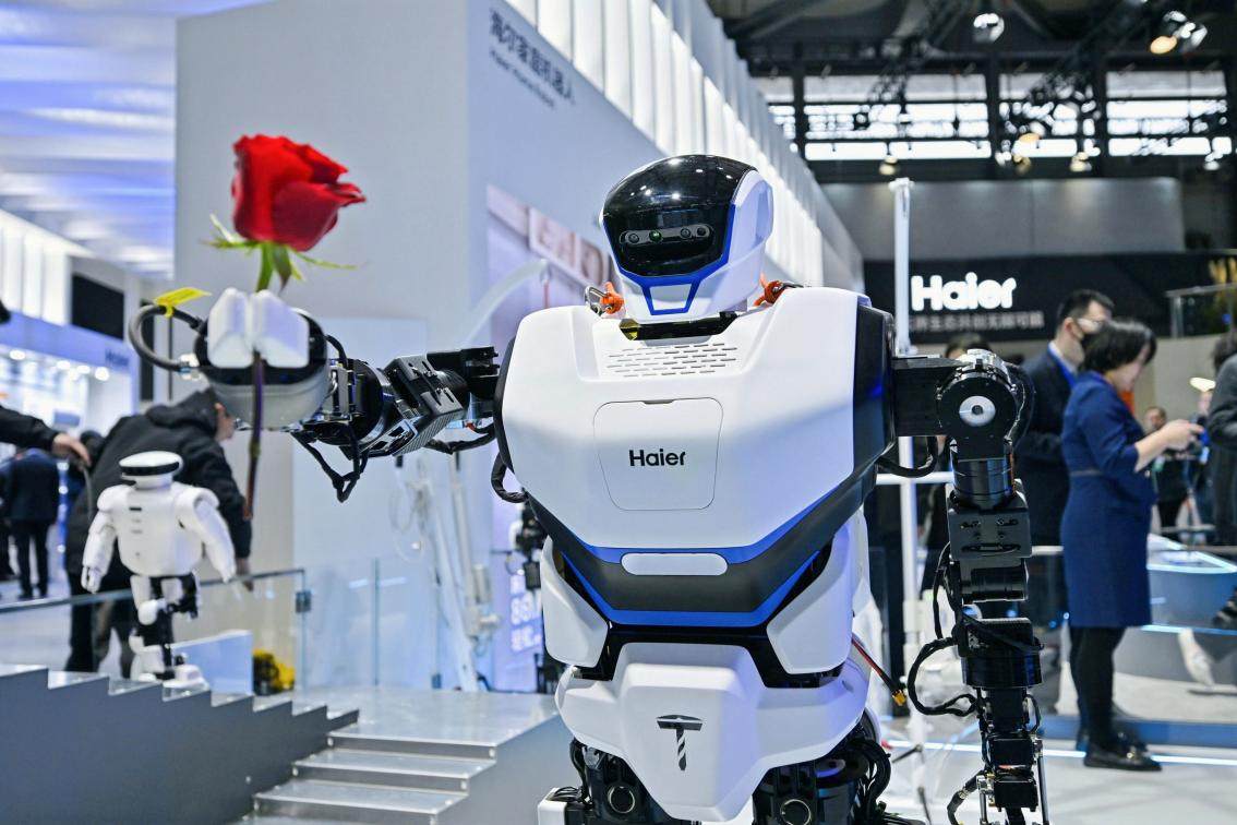 荣获青岛市科技进步奖！海尔机器人以大模型开启家庭清洁AI时代(图4)