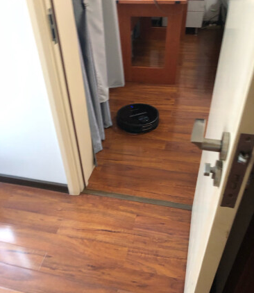 扫地机器人哪个牌子好？体验斐纳TOMEFON两周的扫地机器人评测(图3)