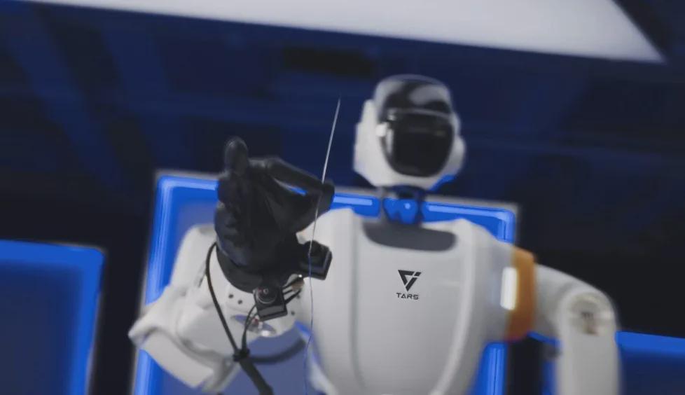 1年融资17亿，“华为系”人形企业，如何用“刺绣”解题具身智能？(图2)