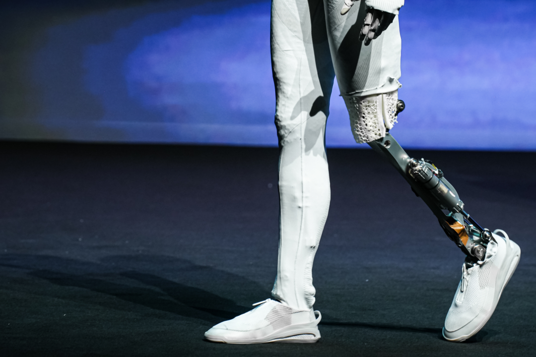 小鹏第一台量产人形机器人问世了！(图3)