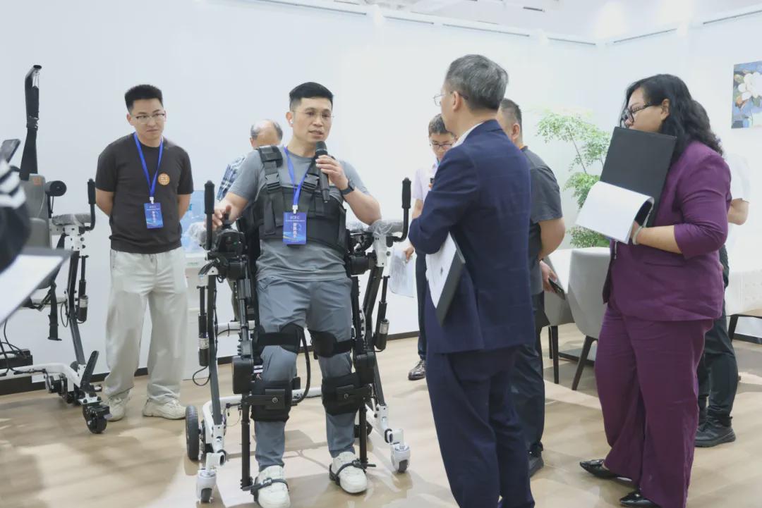 现场直击！2026智能养老服务机器人应用大赛开赛，八大任务赛项检验养老场景应用(图2)