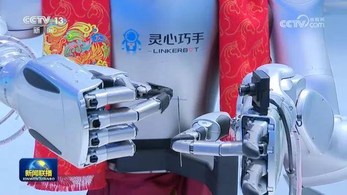 3.3亿砸向神秘“A公司”！弘信电子押注200亿估值机器人(图7)