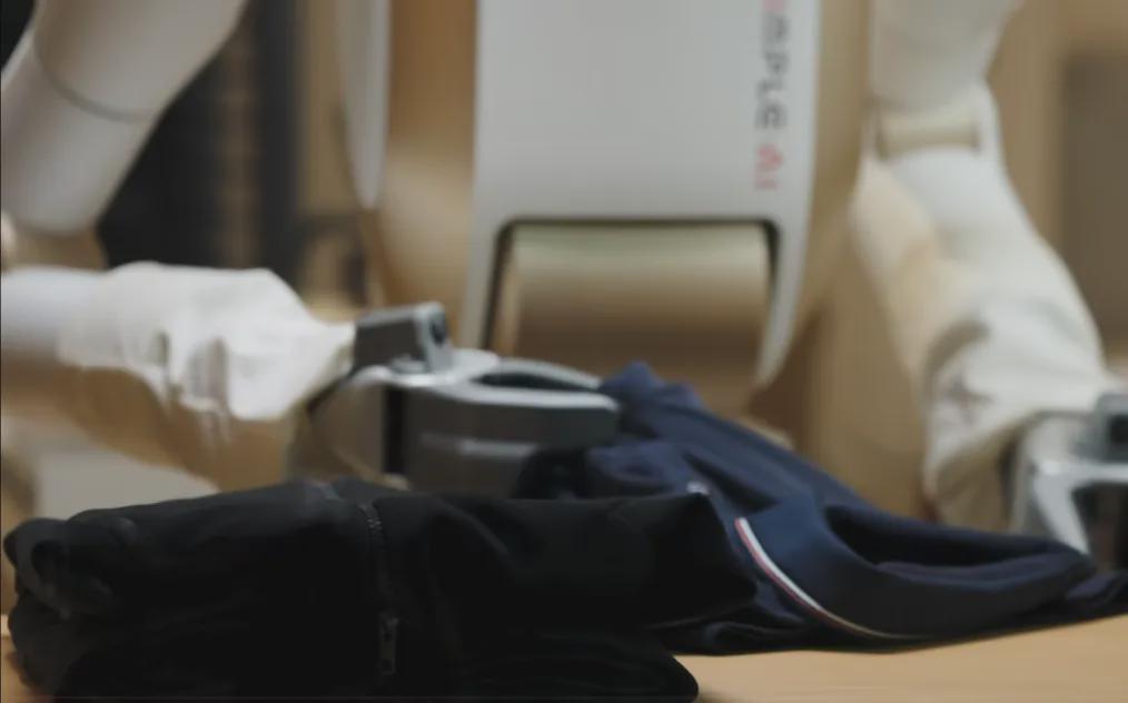 滴滴押注的机器人，已经走进酒店“上班”了！(图4)